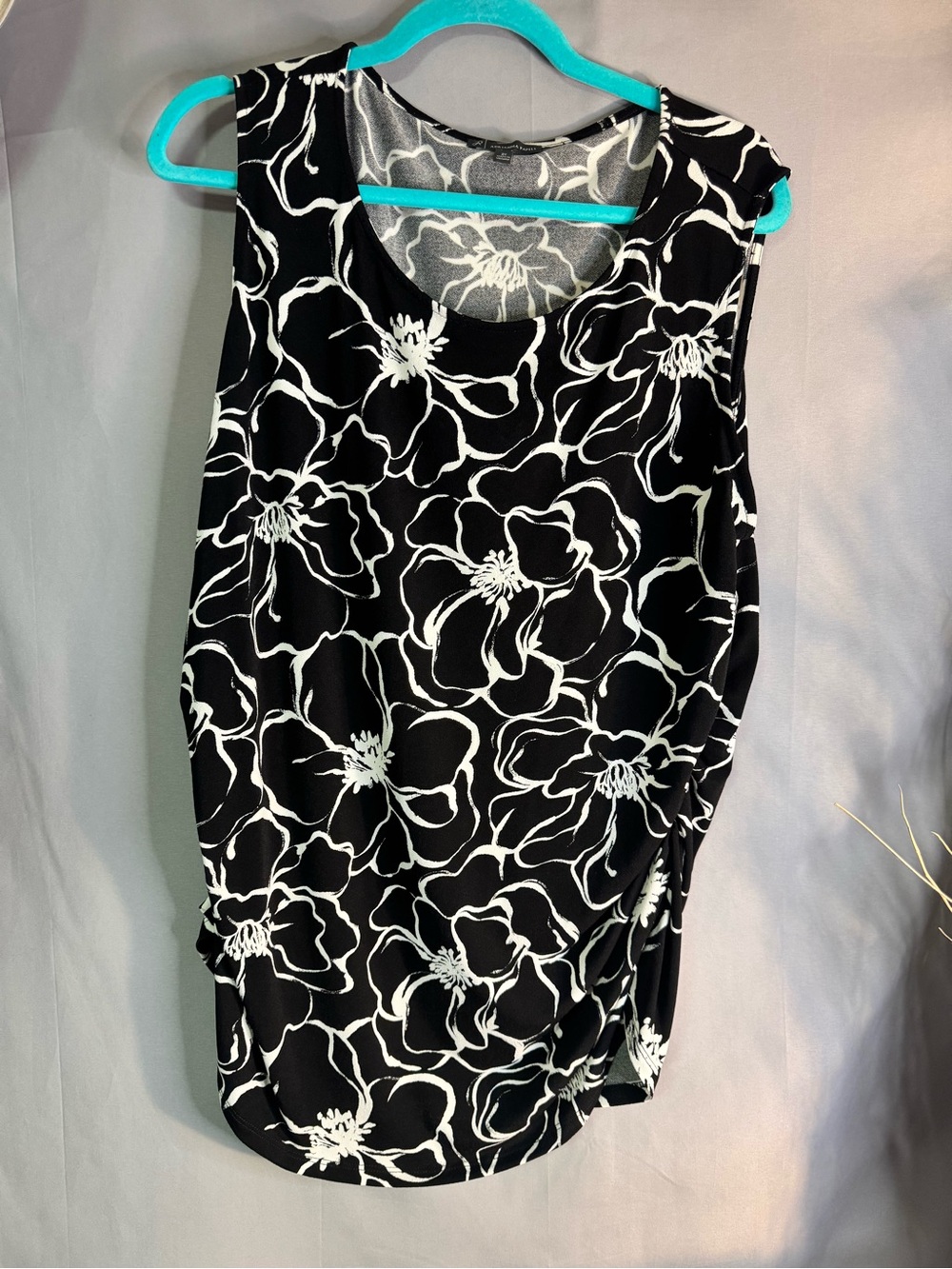 Adrianna Papell Black and White Floral Sleeveless Tunic